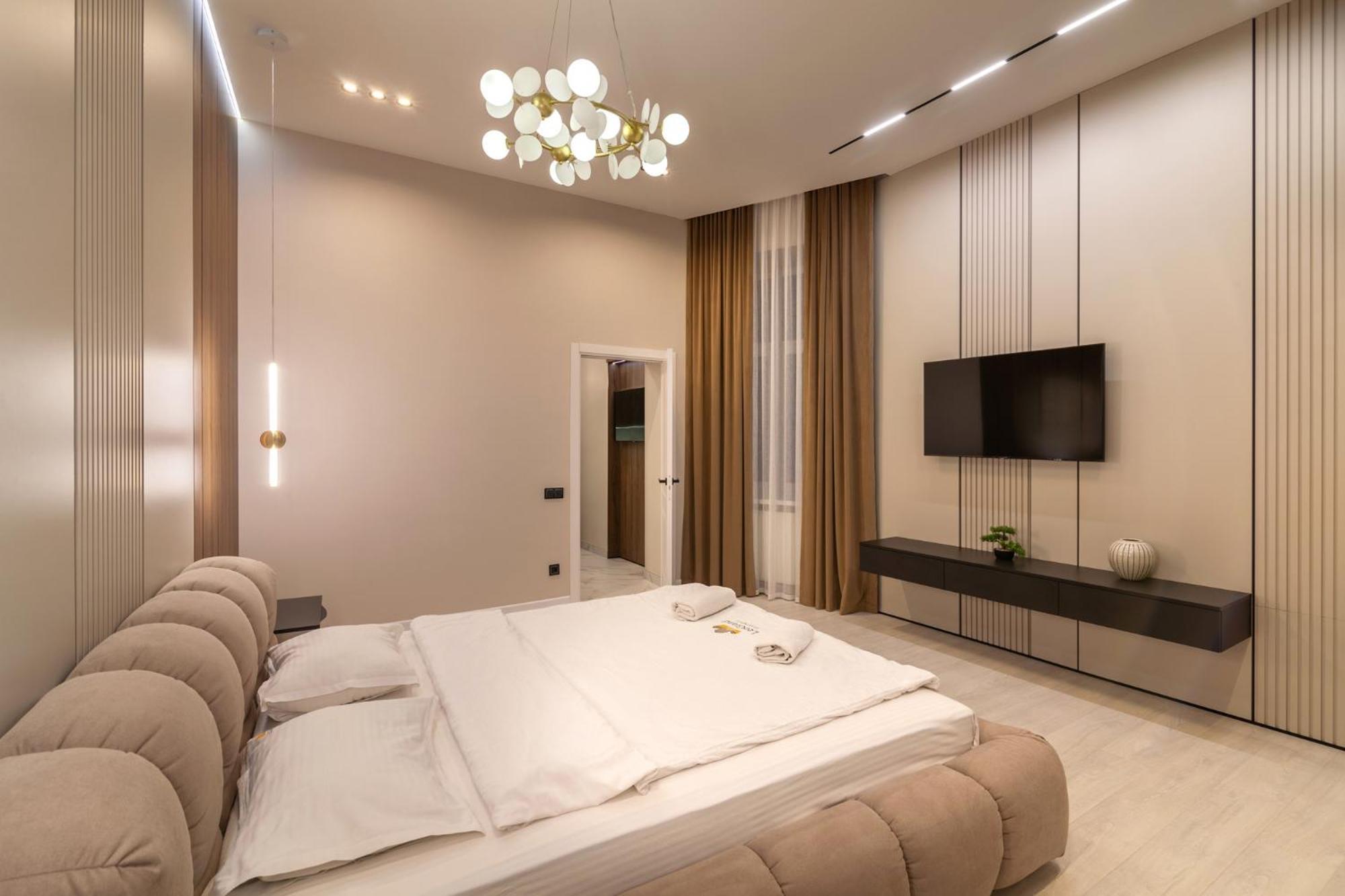 Leogrand Jacuzzi On Malaniuka 2 Apartment Lviv Exterior photo